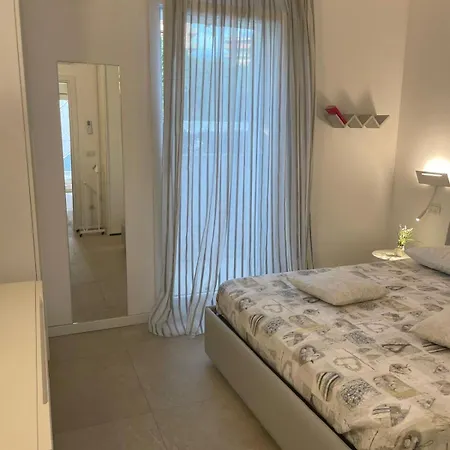 Gioiello Sul Mare Con Splendida Terrazza * Πέζαρο
