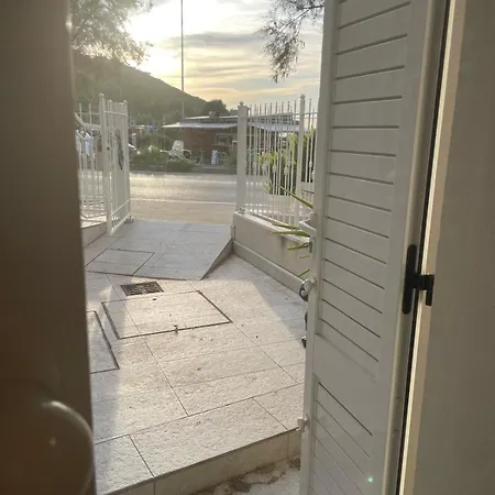 Gioiello Sul Mare Con Splendida Terrazza * Πέζαρο